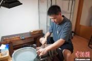 今日黄历成都“90后”小伙“十年磨一剑”：从爱好者到守艺人 传播中国文化