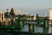 今日黄历国际油价周二收高 地缘政治担忧与美元走弱双重支撑