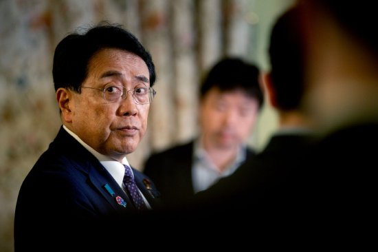 日本贸易谈判代表赤泽亮正据悉本(🔙)周考虑返回华盛顿继续谈判